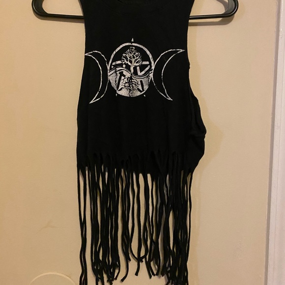 🚨Crop Fringe Tank Top🚨 - Picture 1 of 2